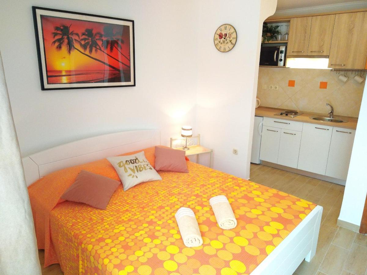 Apartments Green & Orange Hvar Town Exterior photo