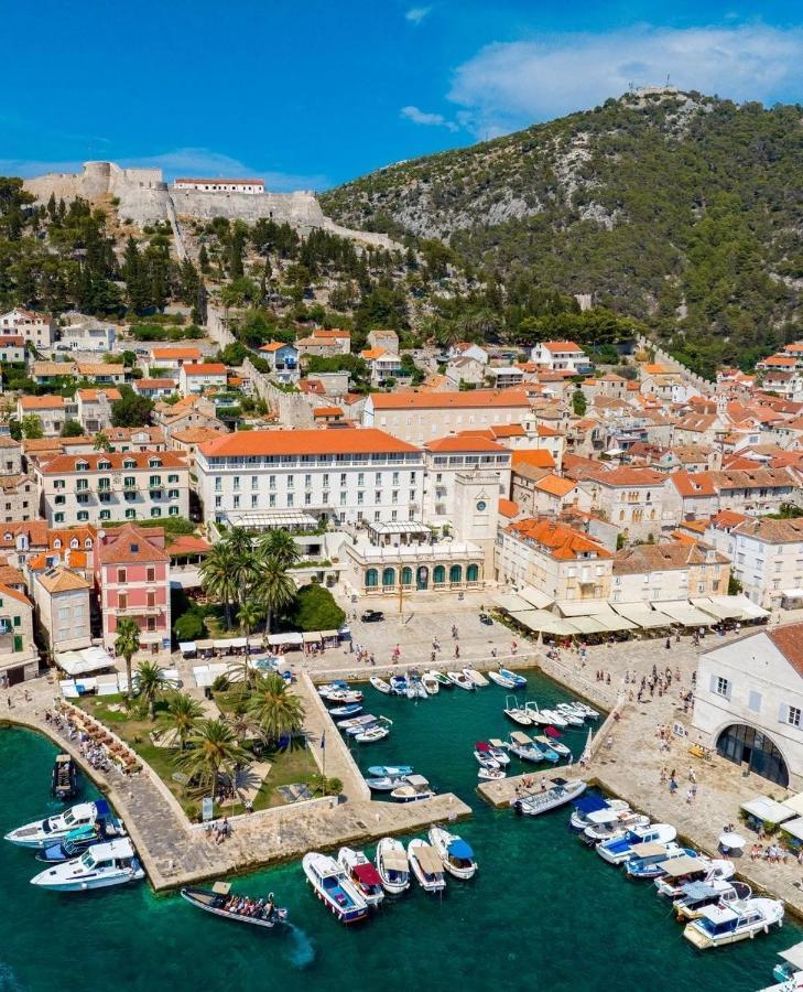 Apartments Green & Orange Hvar Town Exterior photo