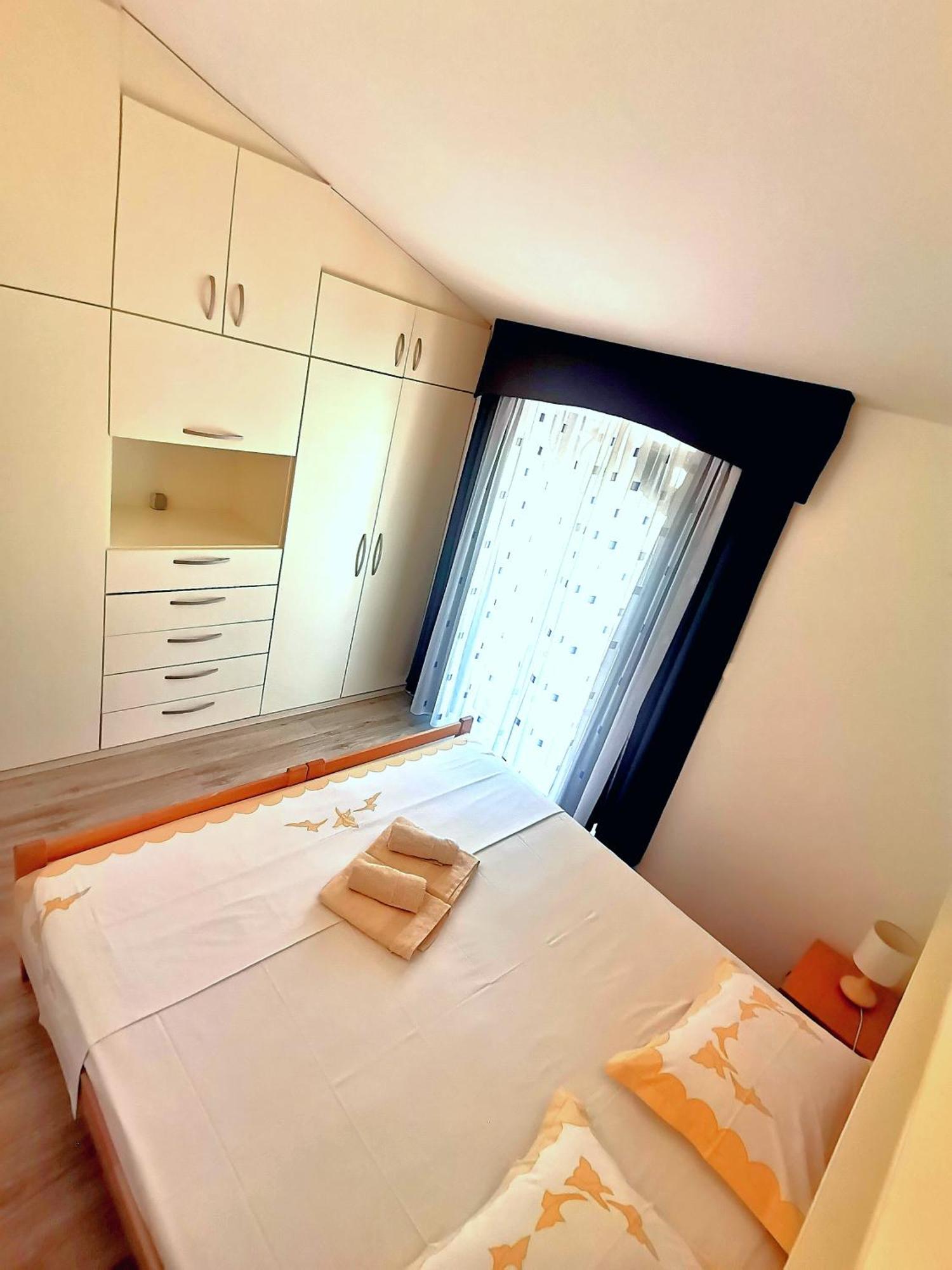 Apartments Green & Orange Hvar Town Exterior photo