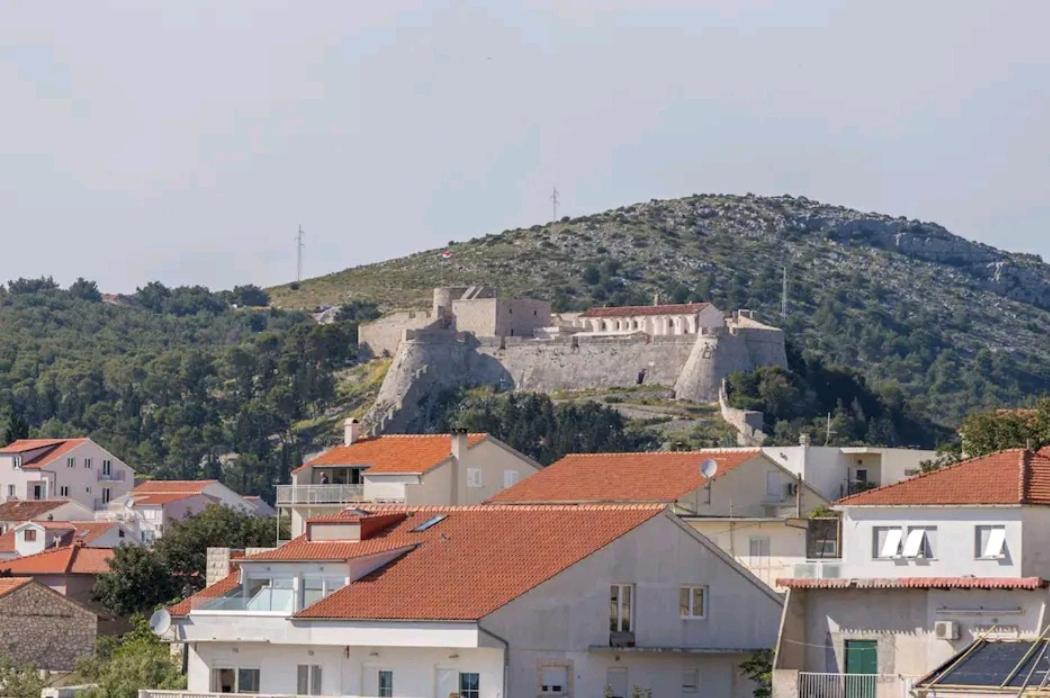 Apartments Green & Orange Hvar Town Exterior photo