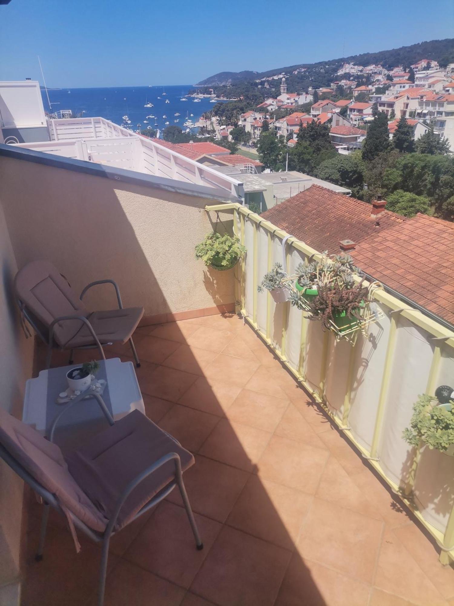 Apartments Green & Orange Hvar Town Exterior photo