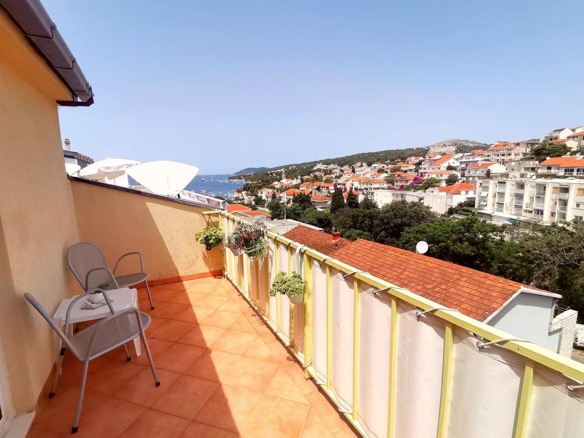 Apartments Green & Orange Hvar Town Exterior photo