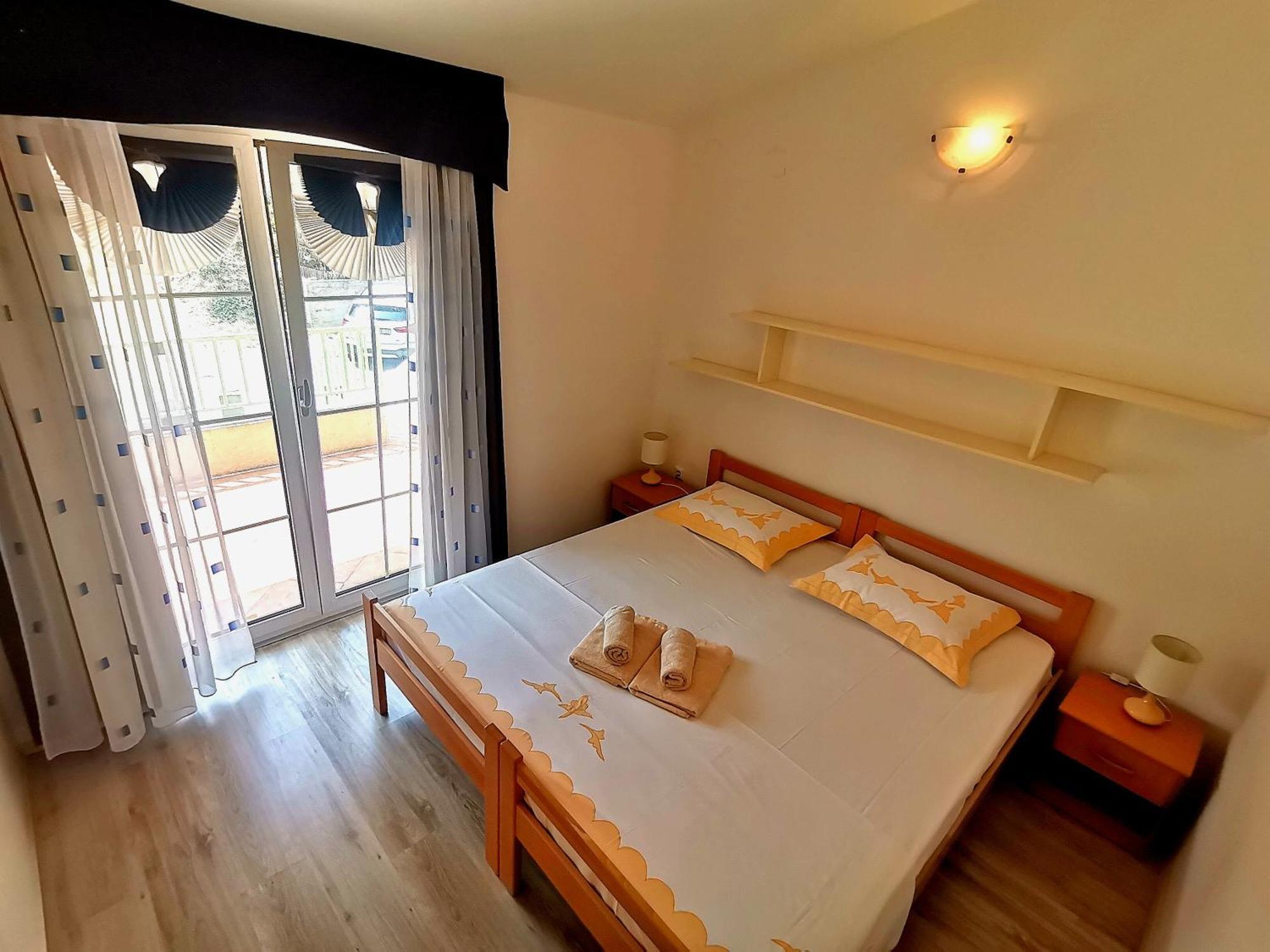 Apartments Green & Orange Hvar Town Room photo