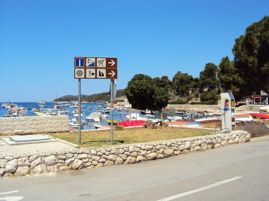 Apartments Green & Orange Hvar Town Exterior photo