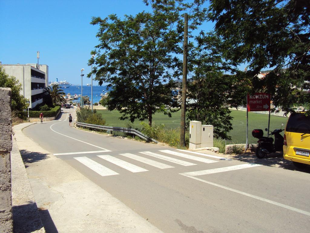 Apartments Green & Orange Hvar Town Exterior photo