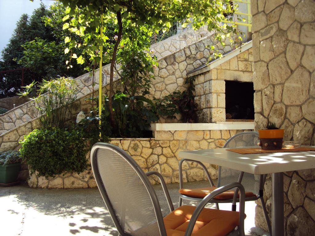 Apartments Green & Orange Hvar Town Exterior photo